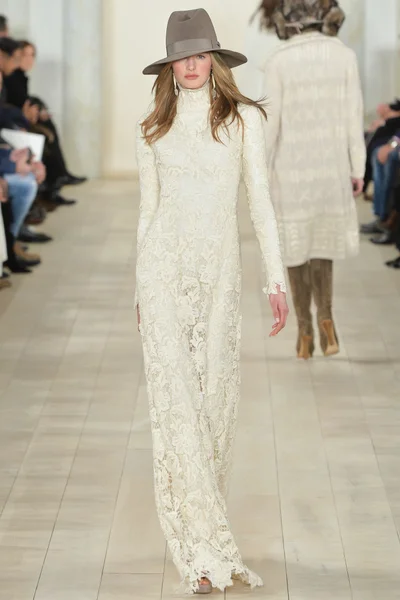 Look 26